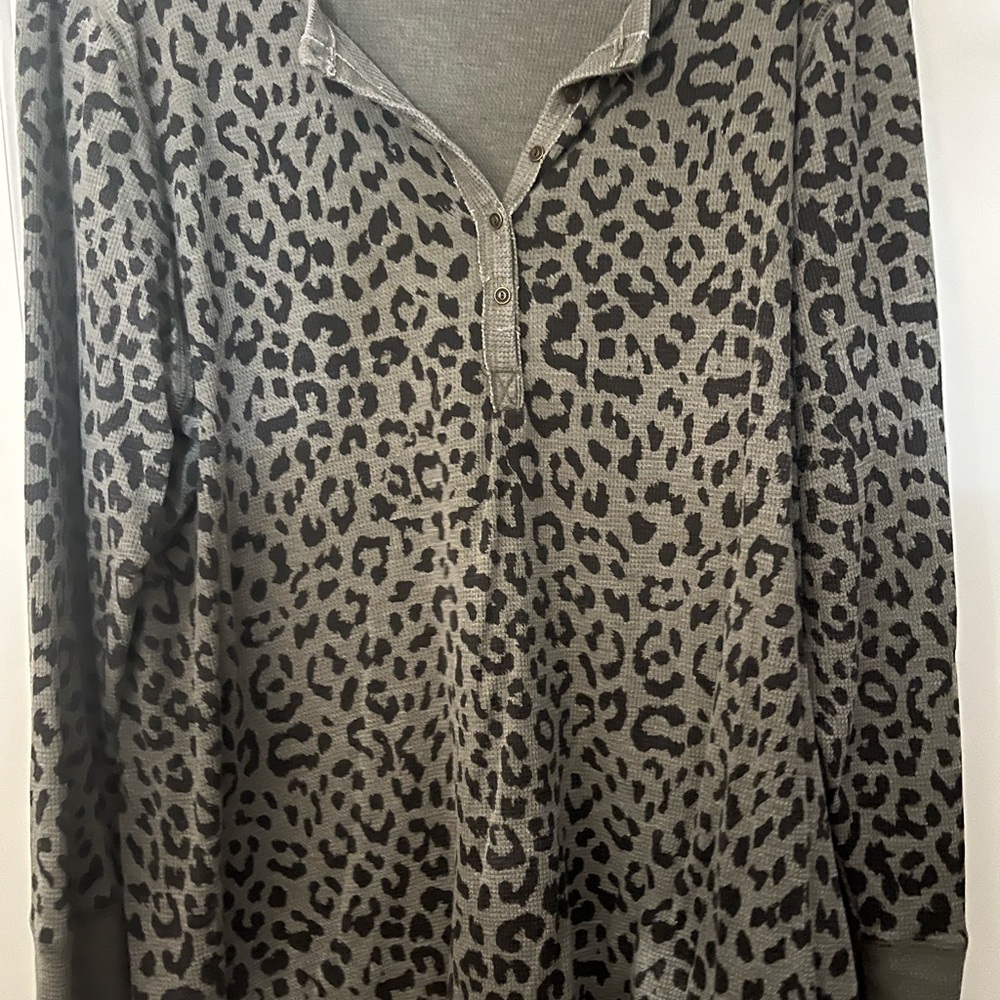Lucky Brand Gray and Black Leopard Print Top